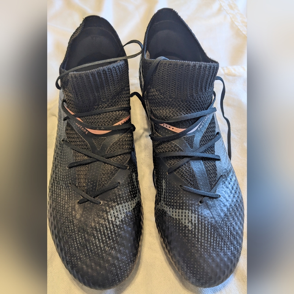 PUMA Future 7 Pro Black Soccer CleatsWith Subtle Pink Accents PWRTAPE